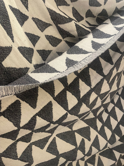 Black Piramit Blanket