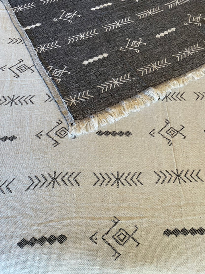 Lupita Towel Black