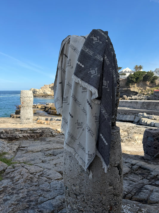 Lupita Towel Black