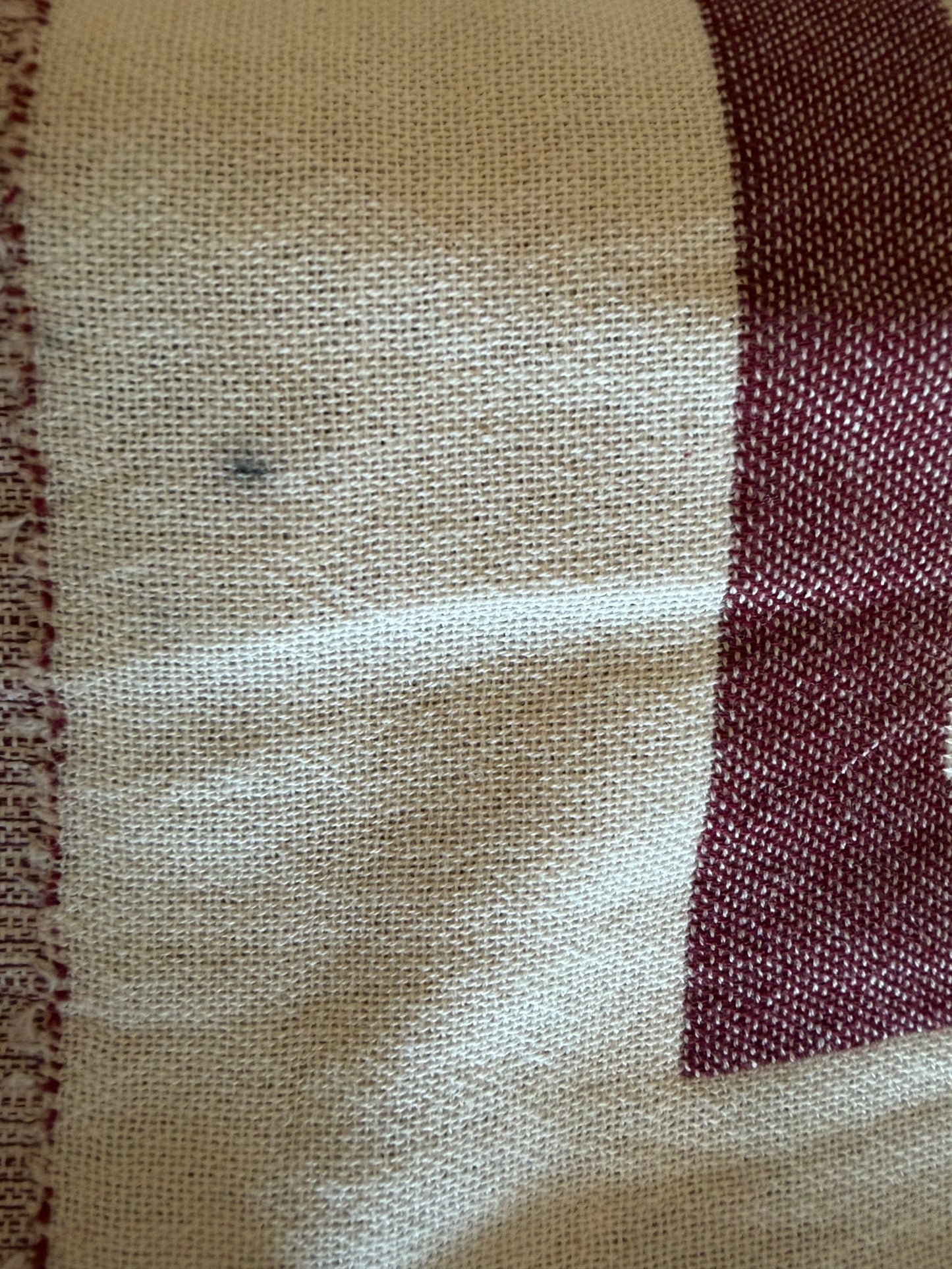 TGTBT Ruby Piramit Throw - Small Dark Spot