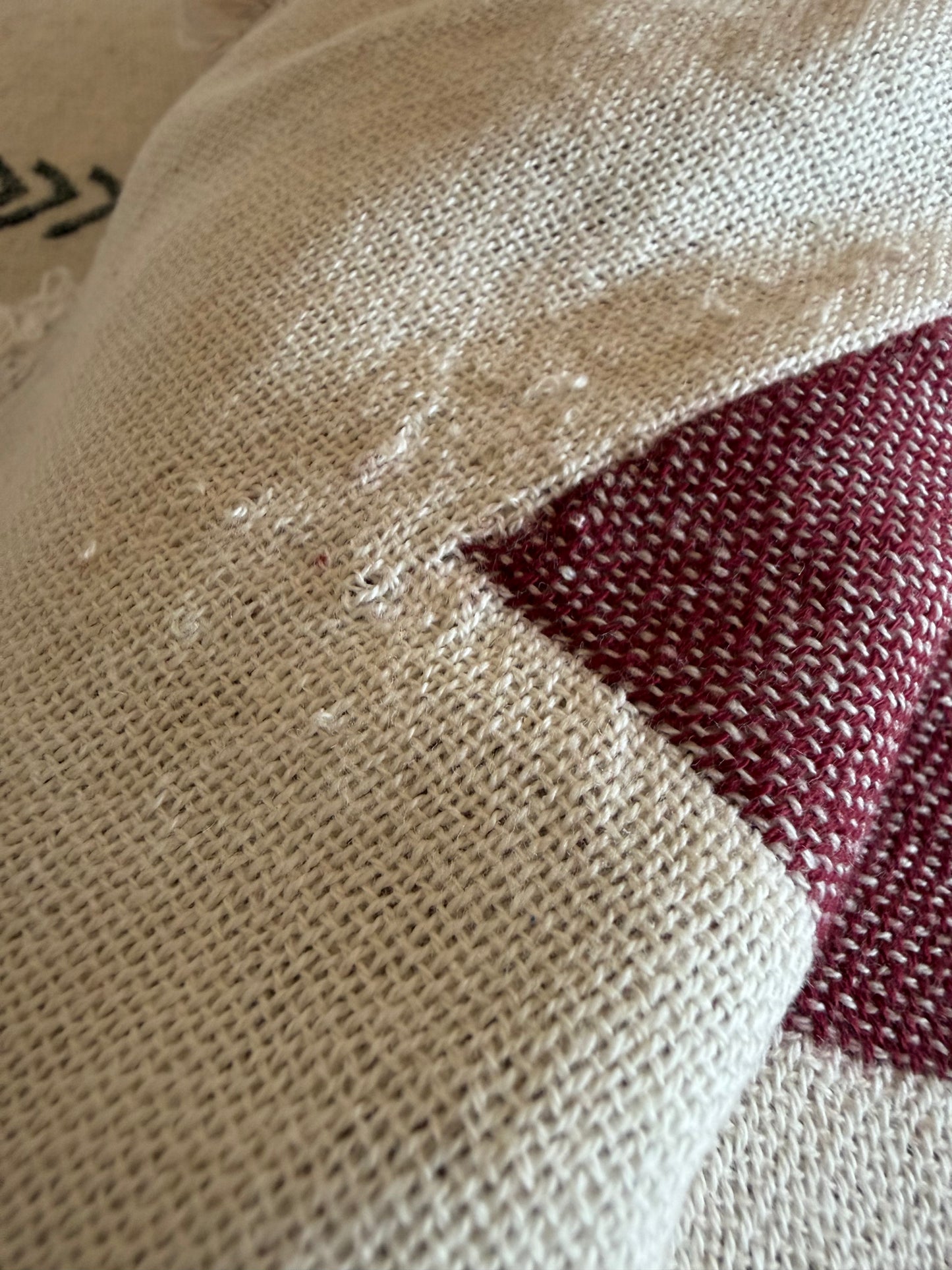 TGTBT Ruby Piramit Throw - Loom Inconsistencies
