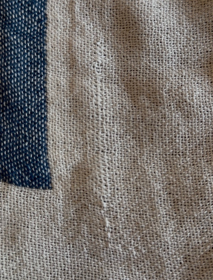 TGTBT Blue Piramit Throw - Tiny Yarn Inconsistency