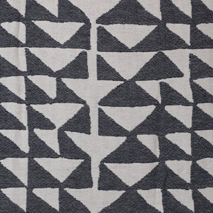 Small Snag Black Piramit Blanket