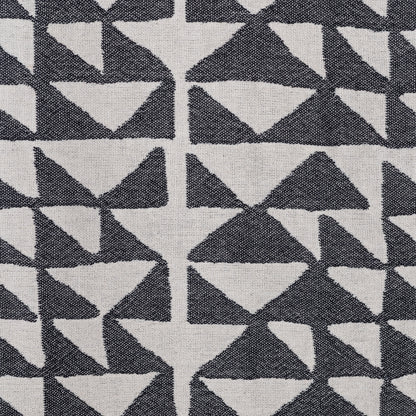 Damaged Black Piramit Throw